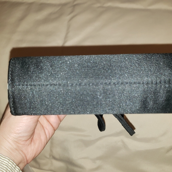 Elegant Black Handbag - Picture 3 of 6